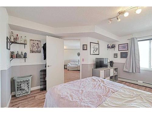 306-3000 Citadel Meadow Point Nw, Calgary, AB - Indoor Photo Showing Bedroom