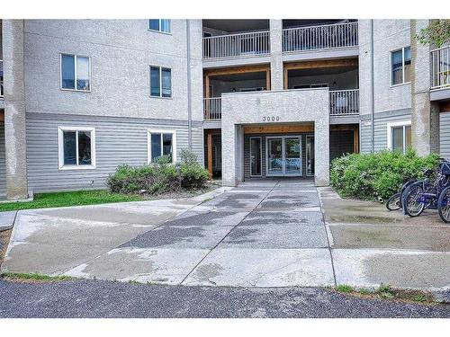 306-3000 Citadel Meadow Point Nw, Calgary, AB - Outdoor With Balcony With Facade