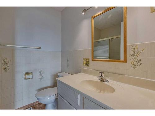 106 Huntham Place Ne, Calgary, AB - Indoor Photo Showing Bathroom