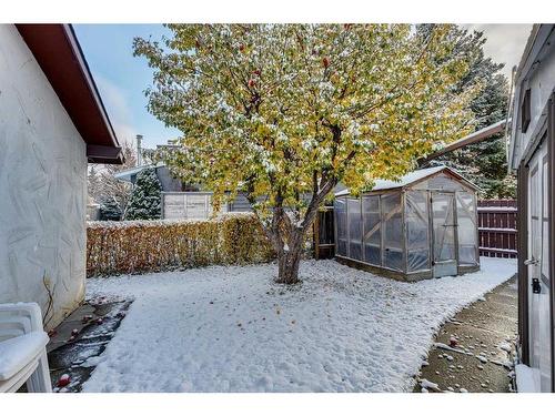 106 Huntham Place Ne, Calgary, AB - Outdoor