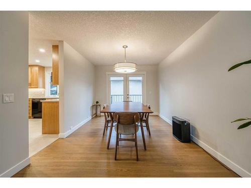 4028 Vardell Road Nw, Calgary, AB - Indoor Photo Showing Dining Room