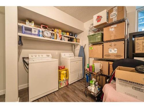 4028 Vardell Road Nw, Calgary, AB - Indoor Photo Showing Laundry Room