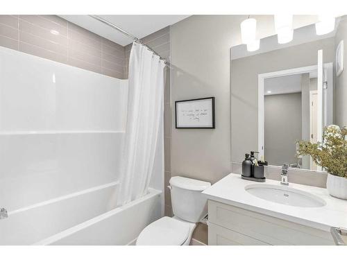 1119 Mahogany Boulevard Se, Calgary, AB - Indoor Photo Showing Bathroom