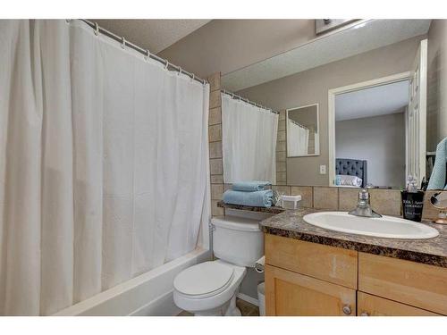 88 Covepark Way Ne, Calgary, AB - Indoor Photo Showing Bathroom