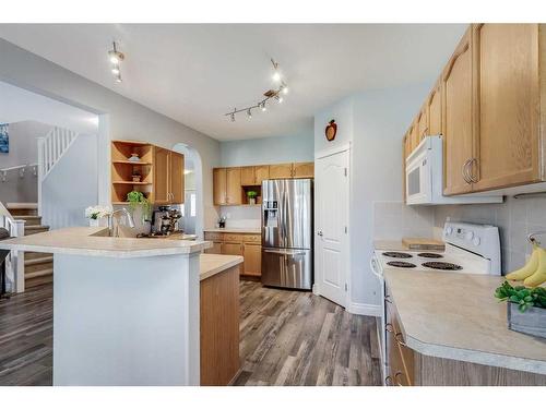 358 Sagewood Gardens Sw, Airdrie, AB - Indoor Photo Showing Kitchen