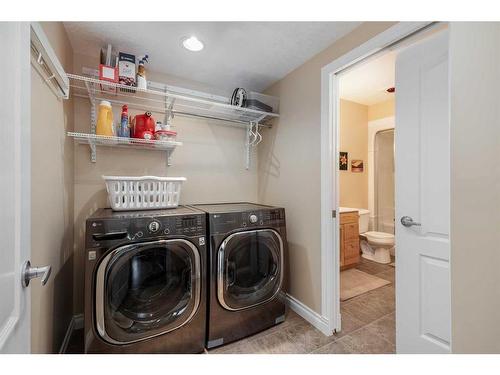 358 Sagewood Gardens Sw, Airdrie, AB - Indoor Photo Showing Laundry Room