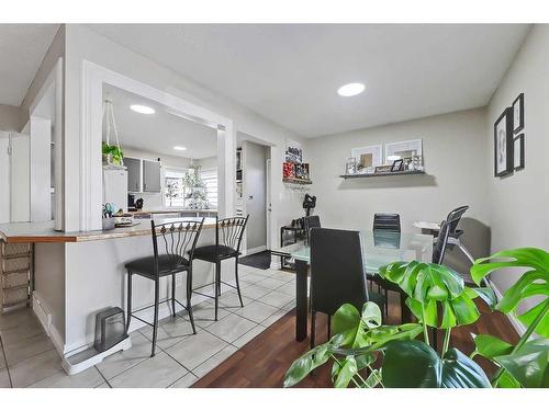 415 Midridge Drive Se, Calgary, AB - Indoor Photo Showing Dining Room