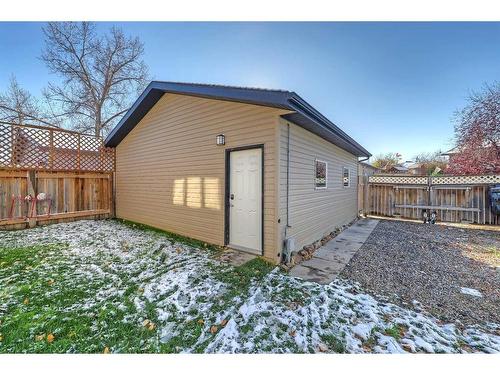 415 Midridge Drive Se, Calgary, AB - Outdoor With Exterior