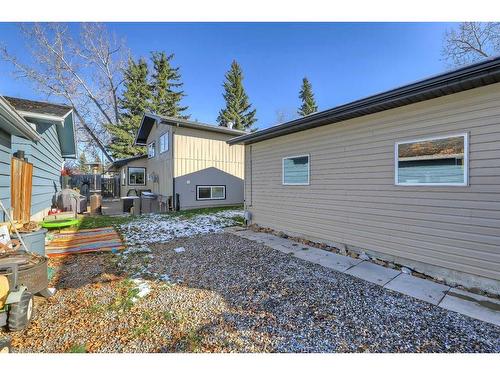 415 Midridge Drive Se, Calgary, AB - Outdoor With Exterior