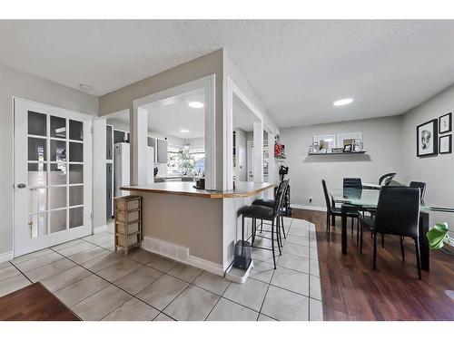 415 Midridge Drive Se, Calgary, AB - Indoor Photo Showing Other Room