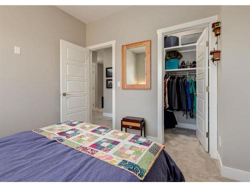 5232 Bowness Road Nw, Calgary, AB - Indoor Photo Showing Bedroom