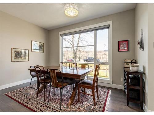 5232 Bowness Road Nw, Calgary, AB - Indoor Photo Showing Dining Room