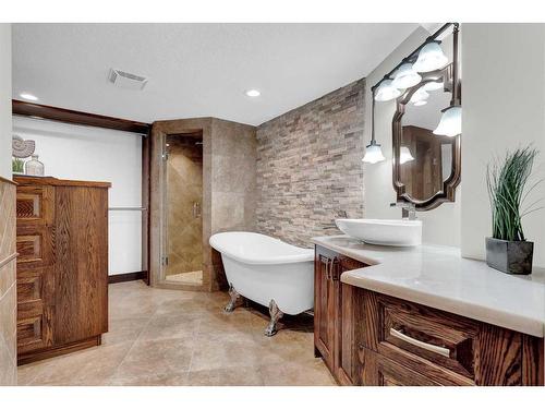 2231 Sumac Road Nw, Calgary, AB - Indoor Photo Showing Bathroom