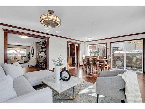 2231 Sumac Road Nw, Calgary, AB - Indoor Photo Showing Living Room