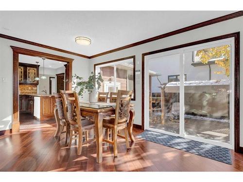 2231 Sumac Road Nw, Calgary, AB - Indoor Photo Showing Dining Room