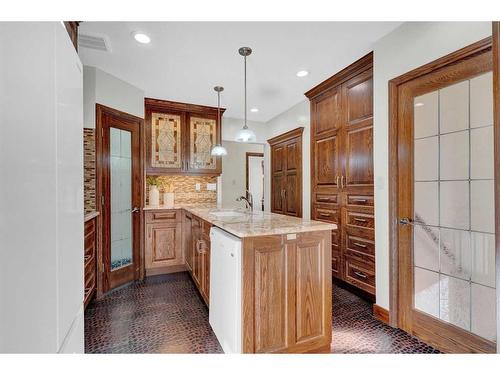 2231 Sumac Road Nw, Calgary, AB - Indoor Photo Showing Kitchen