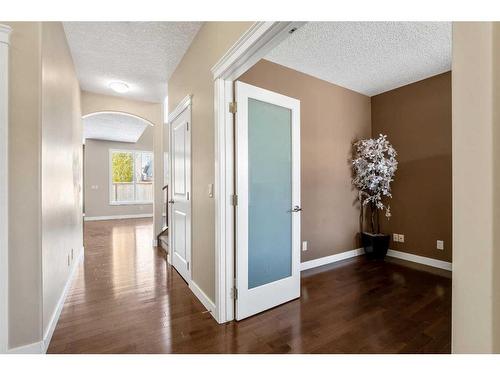 15 Silverado Skies Manor Sw, Calgary, AB - Indoor Photo Showing Other Room