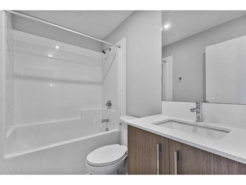 3403-111 Wolf Creek Drive Se, Calgary, AB - Indoor Photo Showing Bathroom