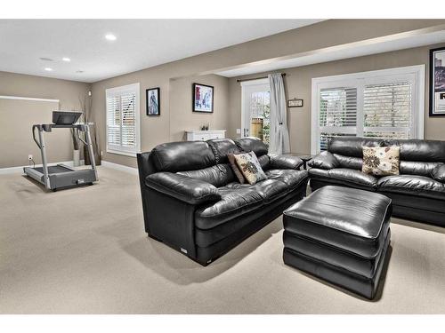 162 Rockyspring Circle Nw, Calgary, AB - Indoor Photo Showing Living Room