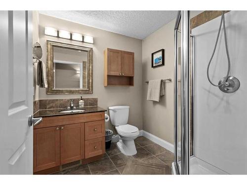 162 Rockyspring Circle Nw, Calgary, AB - Indoor Photo Showing Bathroom