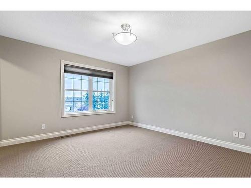 226 Quarry Park Boulevard Se, Calgary, AB - Indoor Photo Showing Other Room