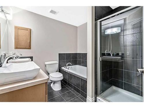 226 Quarry Park Boulevard Se, Calgary, AB - Indoor Photo Showing Bathroom