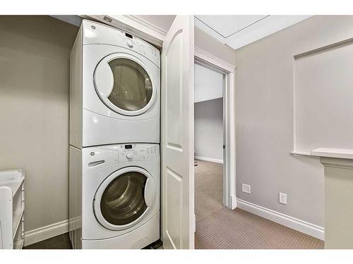 226 Quarry Park Boulevard Se, Calgary, AB - Indoor Photo Showing Laundry Room