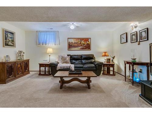 8 Dovercroft Place Se, Calgary, AB - Indoor Photo Showing Living Room