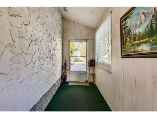 8 Dovercroft Place Se, Calgary, AB - Indoor Photo Showing Other Room