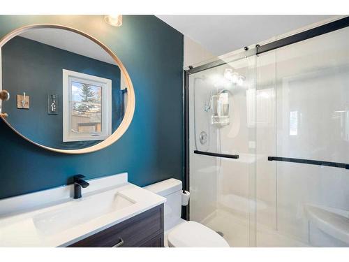 52 Lake Crimson Close Se, Calgary, AB - Indoor Photo Showing Bathroom