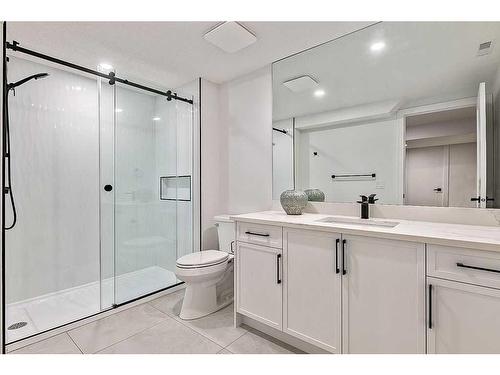 404 Canterbury Place Sw, Calgary, AB - Indoor Photo Showing Bathroom