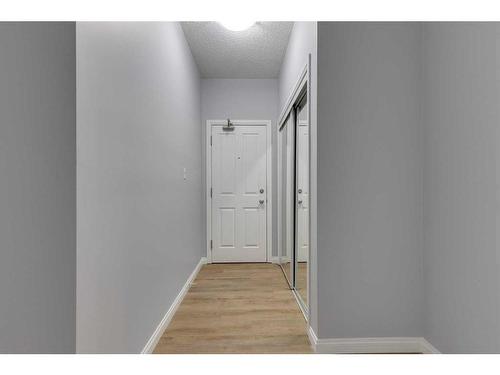 103-44 6A Street Ne, Calgary, AB - Indoor Photo Showing Other Room