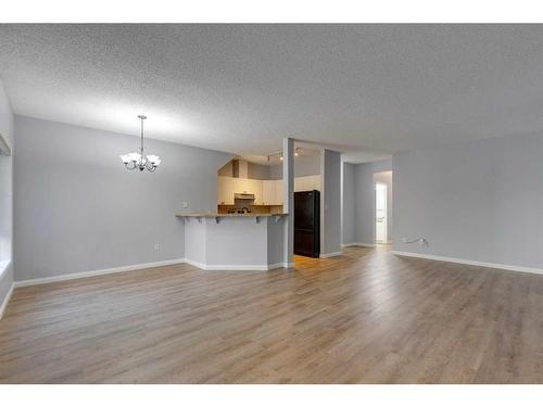 103-44 6A Street Ne, Calgary, AB - Indoor Photo Showing Kitchen