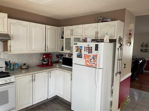 497 Hawkstone Drive Ne, Calgary, AB - Indoor Photo Showing Kitchen