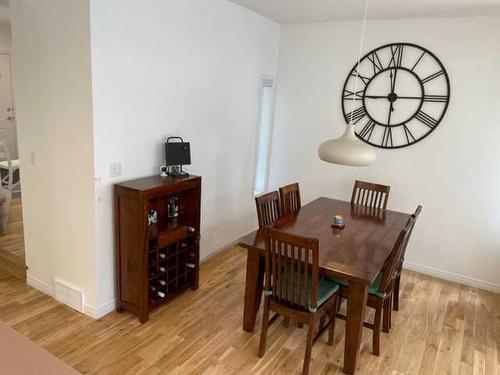 24-164 Rundle Drive, Canmore, AB - Indoor Photo Showing Dining Room