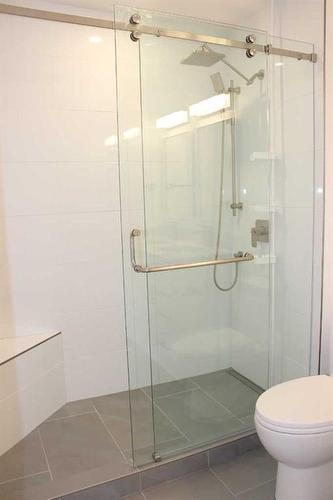 24-164 Rundle Drive, Canmore, AB - Indoor Photo Showing Bathroom