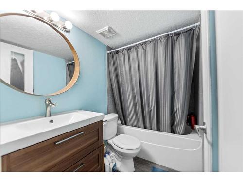 8-2902 17 Avenue Sw, Calgary, AB - Indoor Photo Showing Bathroom