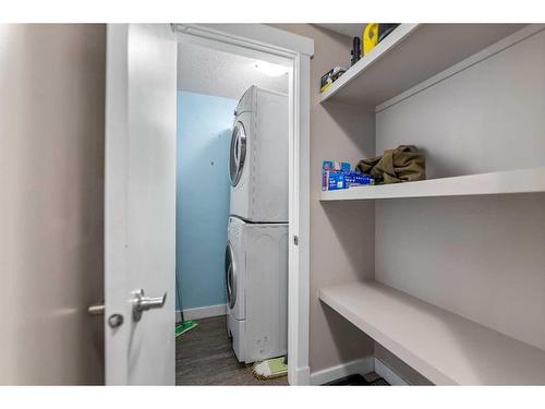 8-2902 17 Avenue Sw, Calgary, AB - Indoor Photo Showing Laundry Room