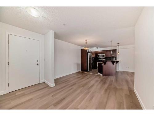 3205-60 Panatella Street Nw, Calgary, AB - Indoor Photo Showing Other Room