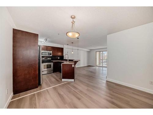 3205-60 Panatella Street Nw, Calgary, AB - Indoor Photo Showing Kitchen