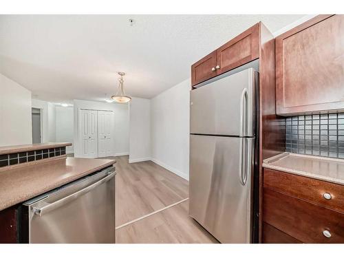 3205-60 Panatella Street Nw, Calgary, AB - Indoor Photo Showing Kitchen With Stainless Steel Kitchen