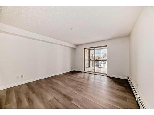 3205-60 Panatella Street Nw, Calgary, AB - Indoor Photo Showing Other Room