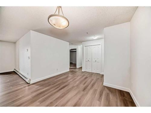 3205-60 Panatella Street Nw, Calgary, AB - Indoor Photo Showing Other Room