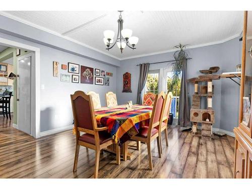 627 11 Avenue, Carstairs, AB - Indoor Photo Showing Dining Room