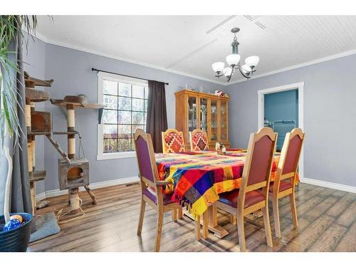 627 11 Avenue, Carstairs, AB - Indoor Photo Showing Dining Room