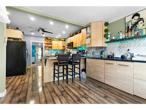 627 11 Avenue, Carstairs, AB - Indoor Photo Showing Kitchen