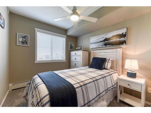 2332-81 Legacy Boulevard Se, Calgary, AB - Indoor Photo Showing Bedroom