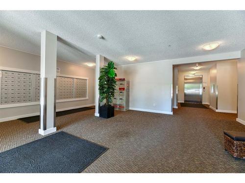 2332-81 Legacy Boulevard Se, Calgary, AB - Indoor Photo Showing Other Room