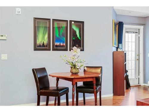 427-8535 Bonaventure Drive Se, Calgary, AB - Indoor Photo Showing Dining Room