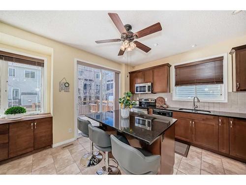 158 Windridge Road Sw, Airdrie, AB - Indoor Photo Showing Kitchen